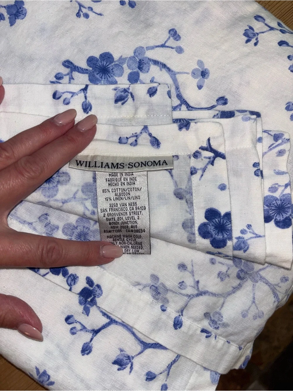 Williams Sonoma 70x108 Blue Floral Print Cotton table Cloth